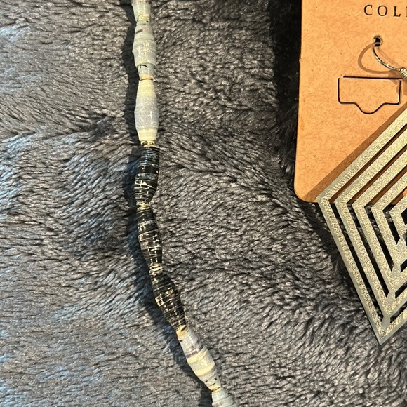 NWT ARTISAN NECKLACE AND EARRINGS - Picture 5 of 5